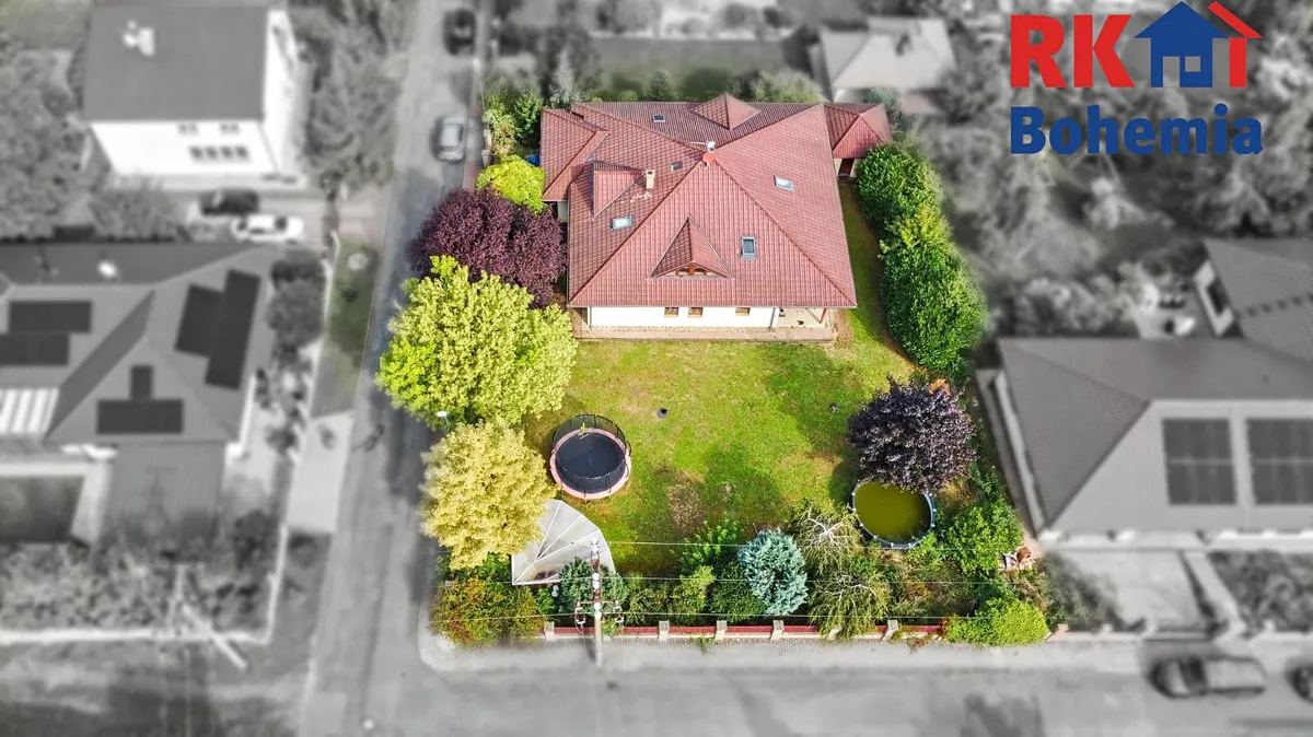 Prodej rodinného domu 309 m², pozemek 1162 m²